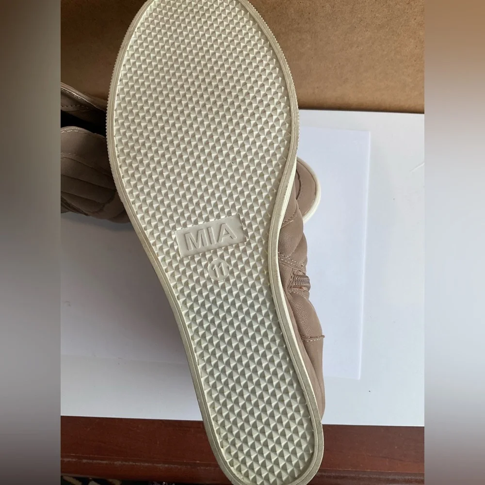 MIA excellent used
